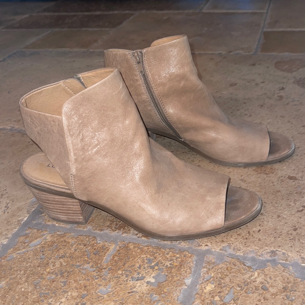Lucky Brand Size 10 Tan